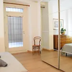 Loft With Private Parking Apartamento