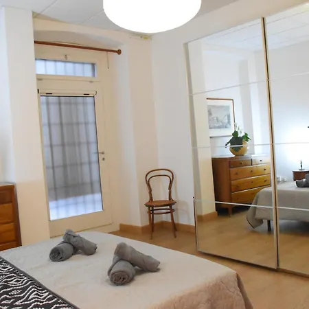 Loft With Private Parking Апартаменты *