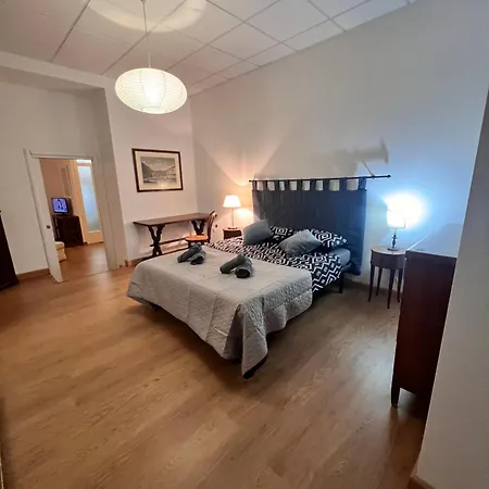 Loft With Private Parking Апартаменты *