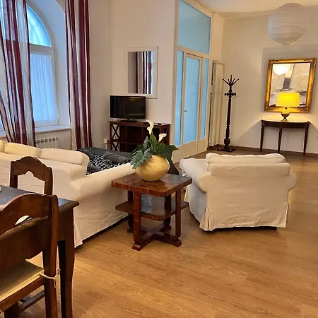 Loft With Private Parking Apartament