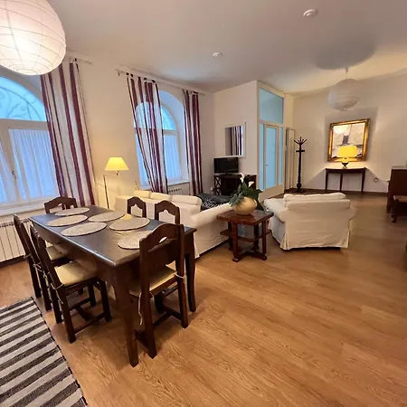 Loft With Private Parking Апартаменты *